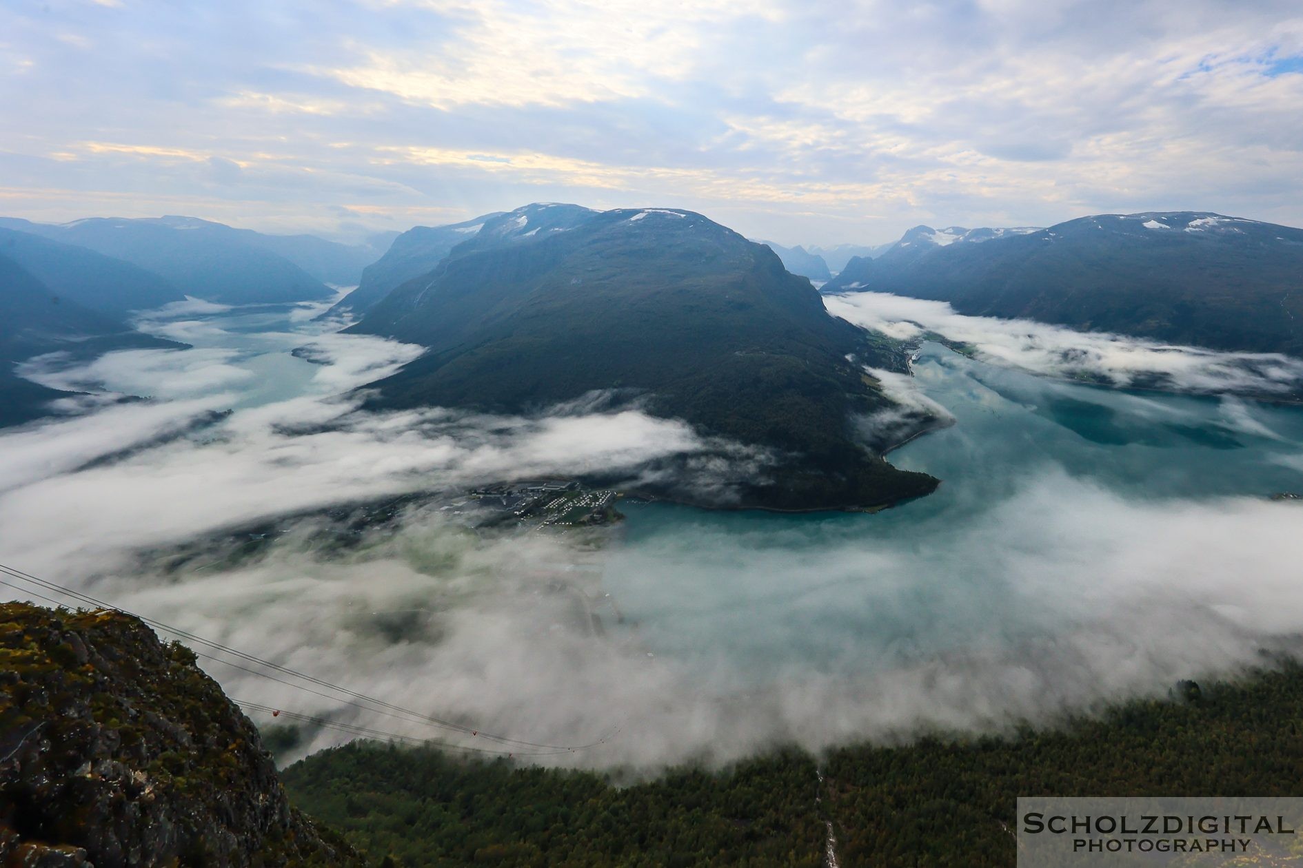 Lovatnet Norwegen mit Blick auf den Innvikfjorden