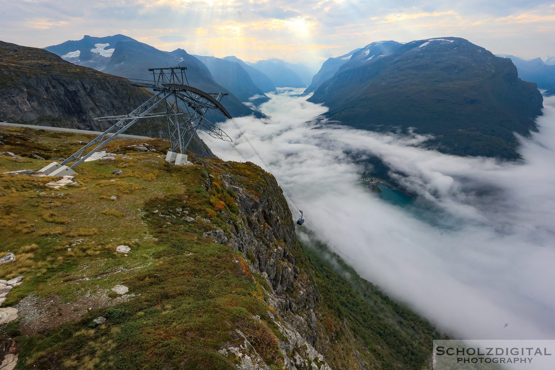 Lovatnet Norwegen mit Blick auf den Innvikfjorden